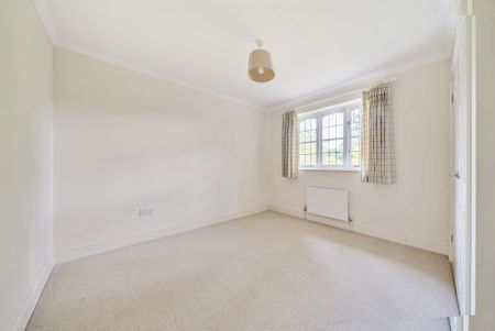 5 bedroom detached house to rent - Photo 3