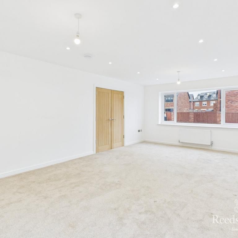 6 bedroom detached house to rent - Photo 1