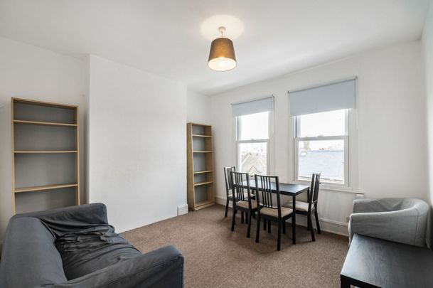 Theatre Street, London, SW11 - Photo 1