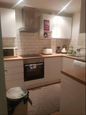 Studio Flat, Hawes Street, N1 - Photo 1