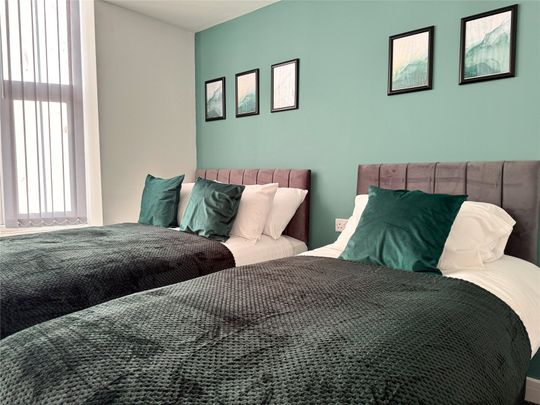 1st Floor, Room 1 - Photo 1