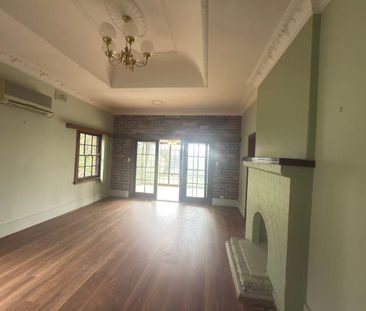 Spacious Family Home in Prime Epping Location - Photo 1