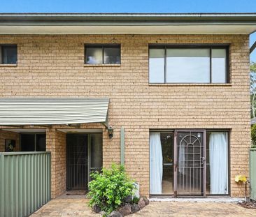 Renovated 3 Bedroom Townhouse (freshly painted and new carpet) - Photo 6