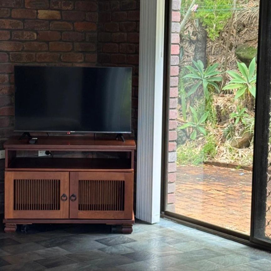 Welcome to 28 Knight Street, Rochedale South – One-Bedroom Studio Living - Photo 1