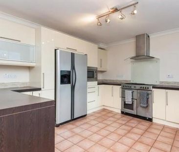 1 bedroom in a house share to rent - Photo 3