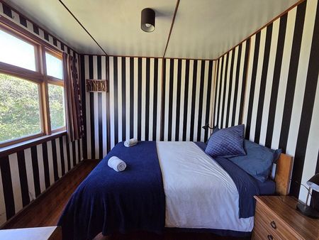 Furnished 2 bedroom by the beach - Photo 3