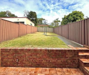 SPACIOUS DUPLEX HOME - Photo 3