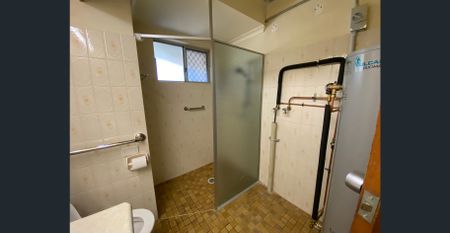 ONE BEDROOM APARTMENT WITH SUNROOM (OVER 55'S COMMUNITY) - Photo 4