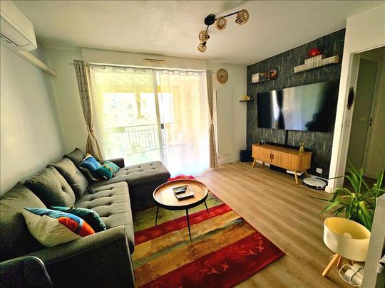 2 pièces - Meublé - 38 m² - 4ème étage - Colocation non autorisée - Photo 1