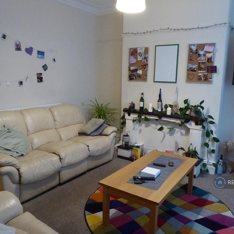 6 bedroom terraced house to rent - Photo 1