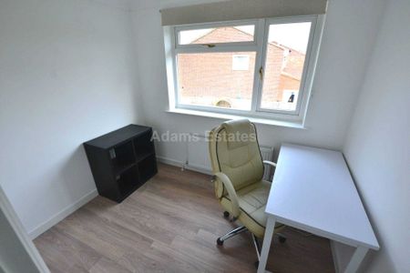 Price £2,000 pcm - Available Now - Part Furnished - Photo 2