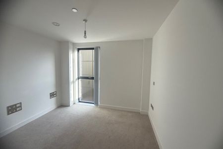 Alpini Road, LONDON - Photo 3