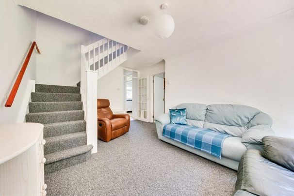 5 bedroom house to rent - Photo 1