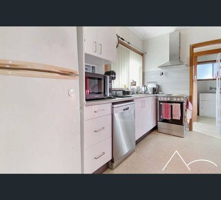 2/60 Thirlmere Way, Tahmoor, NSW 2573 - Photo 2