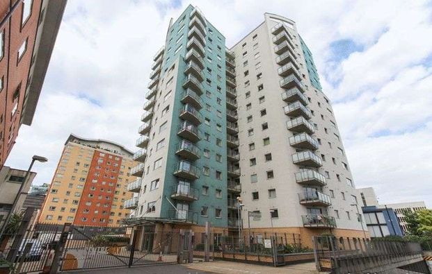 2 Bed Flat, City View, IG1 - Photo 1