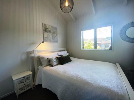 Relaxed coastal living in a quiet cul-de-sac - Photo 3
