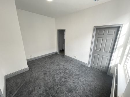 Flat 4, 1, Bank Parade, Preston - Photo 3