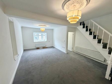 3 bedroom end of terrace house to rent - Photo 3