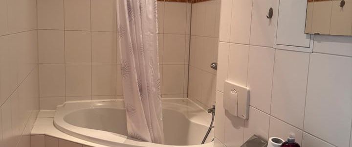 Stadtzentrum, 2-Zimmer mit Einbauküche und Balkon - Foto 1