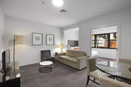 Perfect Central Location - Electricity, Gas and Water Included in Rent! - Photo 2