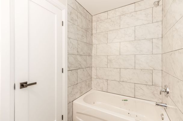 For Lease - 3993 Stouffville Road Unit# Upper, Whitchurch-Stouffville, Ontario - Photo 1