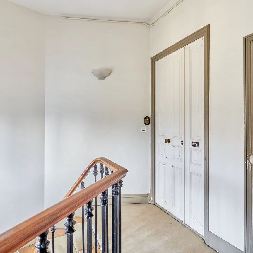 Location appartement, Paris 7ème (75007), 2 pièces, 44.14 m², ref 85355896 - Photo 1