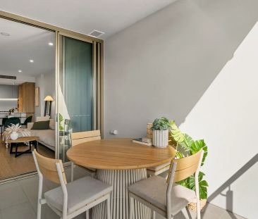 Contemporary One Bedroom Plus Study in Enclave Residences - Photo 3