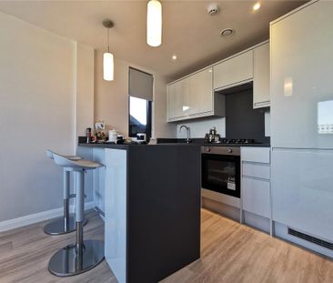 1 bedroom penthouse to rent - Photo 3