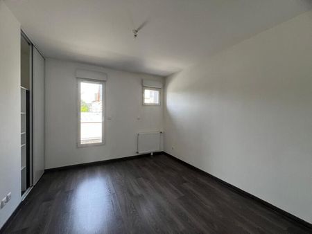 Location Maison 4 Pièces 112 m² - Photo 3