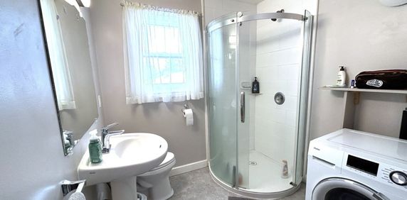 630 Victoria St - London ON - Photo 2