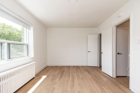 39 Riverwood Parkway - Photo 2