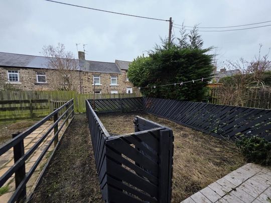 2 bedroom terraced house to rent - Photo 1