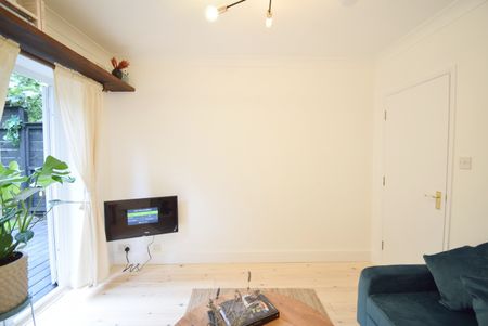 1 Bed Flat, Latimer Road, W10 - Photo 2