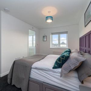 1 bedroom in a house share to rent - Photo 2