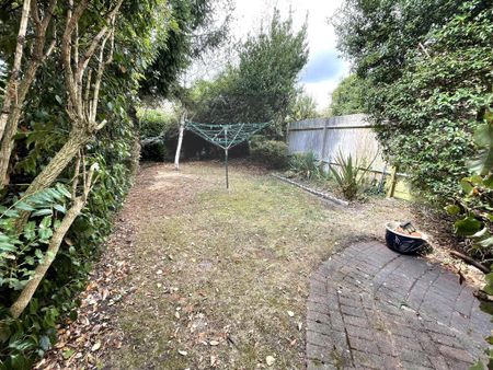 4 bedroom semi-detached house to rent - Photo 4