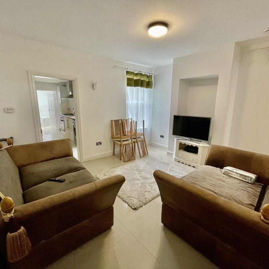 INCLUSIVE GAS AND WATER BILLS AVAILABLE NOW**** ONE DOUBLE BEDROOM**** ONE LIVING ROOM **** SHOWER ROOM ** FITTED KITCHEN*** ON STREET PARKING **** GAS CENTRAL HEATING*** DOUBLE GLAZED - Photo 1