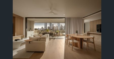 Fully Furnished Riverside Luxury - Photo 4
