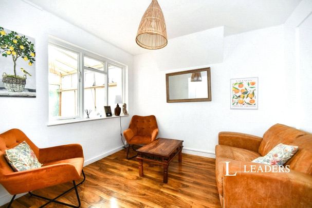 1 bedroom house to rent Newmarket Road, BN2 - Photo 1