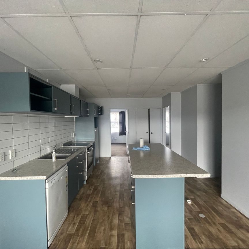 Charming 3-Bedroom Home - Photo 1