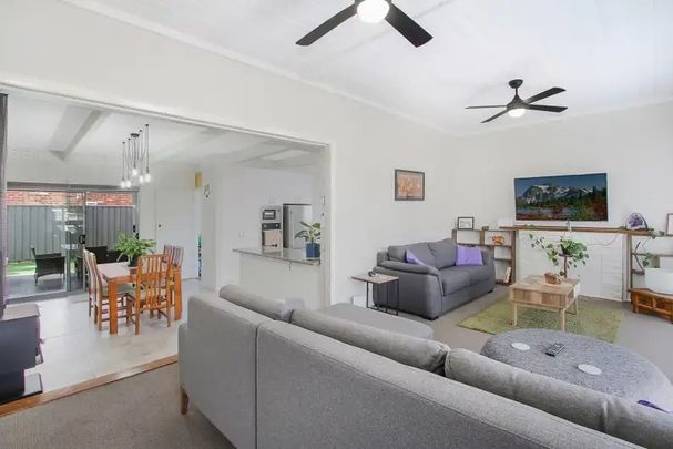 Comfortable 3 Bedroom Home In Central Wodonga - Photo 1