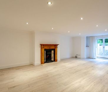 3 bedroom flat to rent - Photo 1