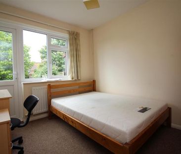 3 bedroom semi-detached house to rent - Photo 3