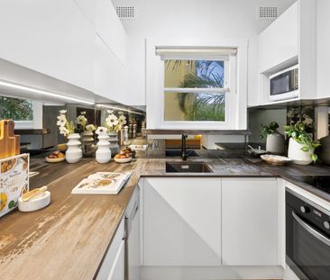 Private lifestyle apartment in central setting - Photo 1