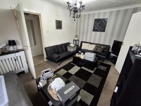 2 Bed Flat To Let On Pembroke Court, Curlew Close, Whitchurch, Cardiff - Photo 3