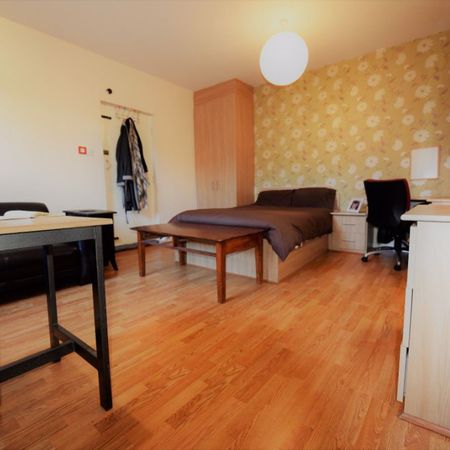 1 bedroom Studio in Flat 5, Leeds - Photo 3