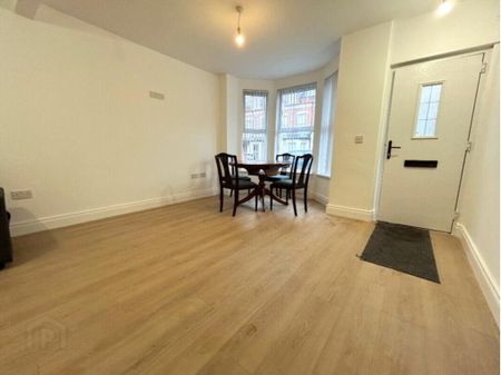 12 Melrose Street (, 6 Month Lease), Belfast, BT9 7DN - Photo 2
