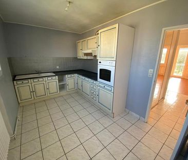 Location Appartement 4 pièces 90m² ST JEAN BONNEFONDS 42650 - Photo 5