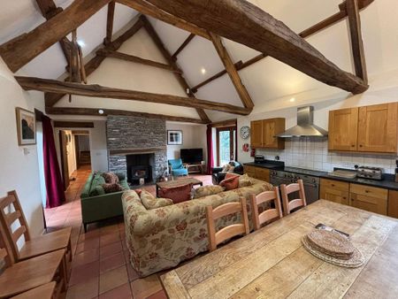 4 bedroom property to rent - Photo 2