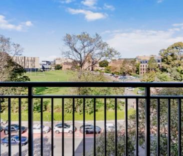 Castle Camperdown Three, Sydney - Photo 1