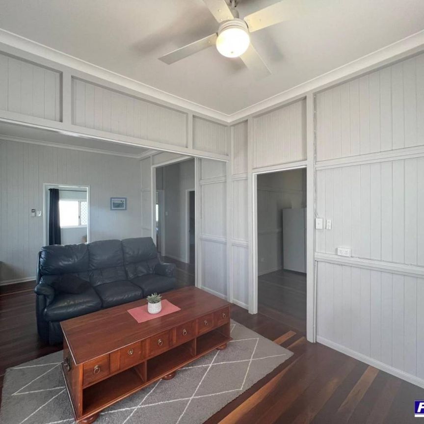 Lovely 3 Bedroom 2 Bathroom Furnished Home - Photo 1